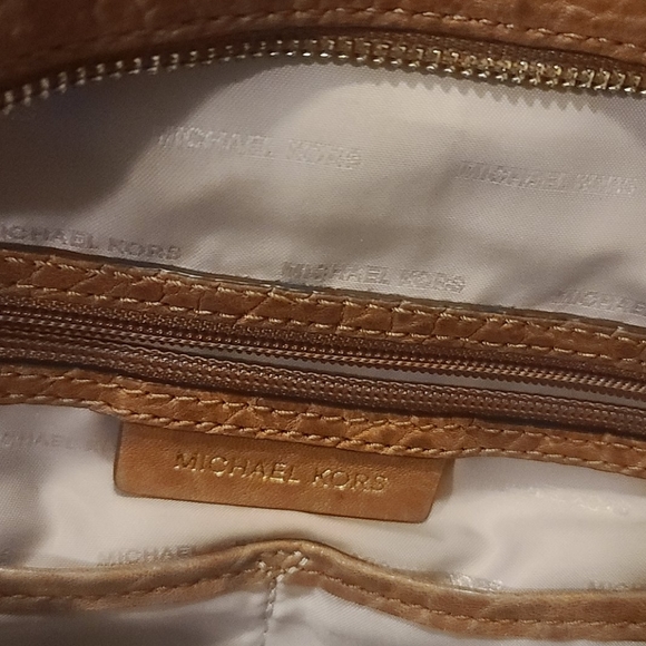 Michael Kors - Astor large studded leather satchel - Picture 5 of 5